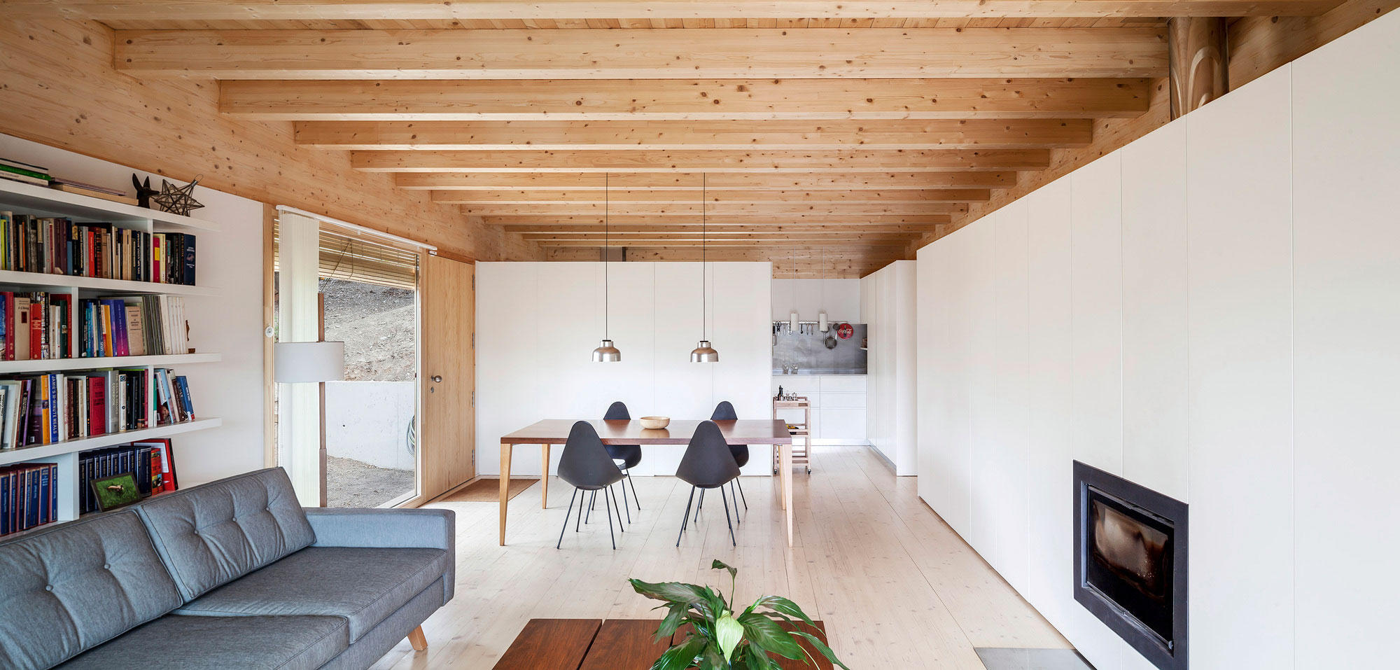 A Magnificent Modern Bioclimatic House in the Middle of a Forest in Serra de Collserola by Alventosa Morell Arquitectes (6)