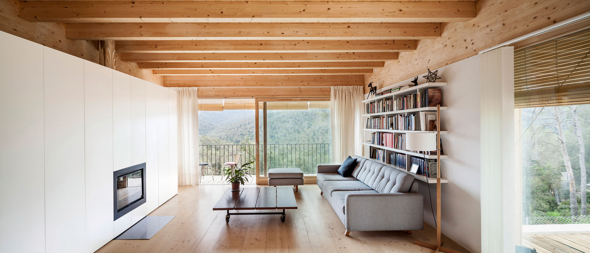 A Magnificent Modern Bioclimatic House in the Middle of a Forest in Serra de Collserola by Alventosa Morell Arquitectes (7)