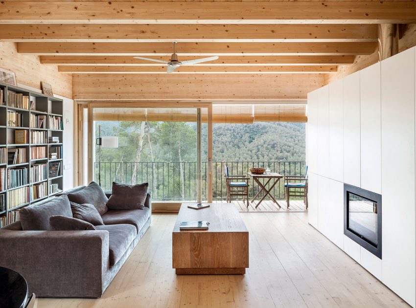 A Magnificent Modern Bioclimatic House in the Middle of a Forest in Serra de Collserola by Alventosa Morell Arquitectes (8)