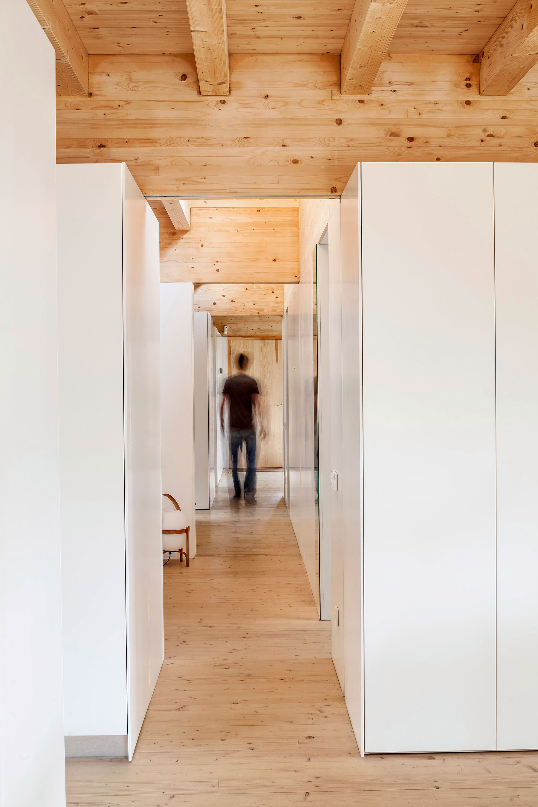 A Magnificent Modern Bioclimatic House in the Middle of a Forest in Serra de Collserola by Alventosa Morell Arquitectes (9)