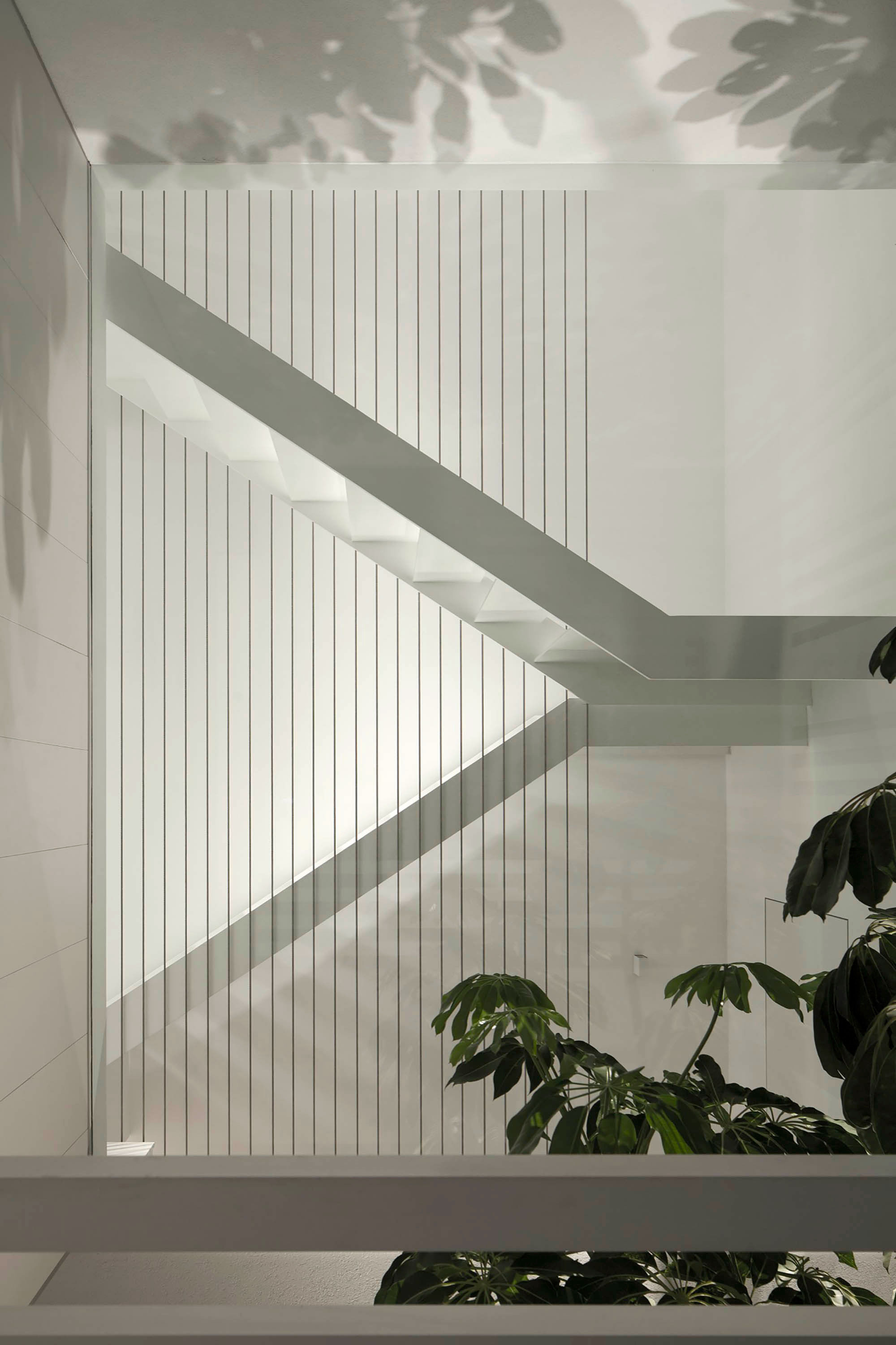 A Magnificent Modern Home with Pool and Cantilevered Bedroom in Shavei Tzion by Pitsou Kedem Architects (13)