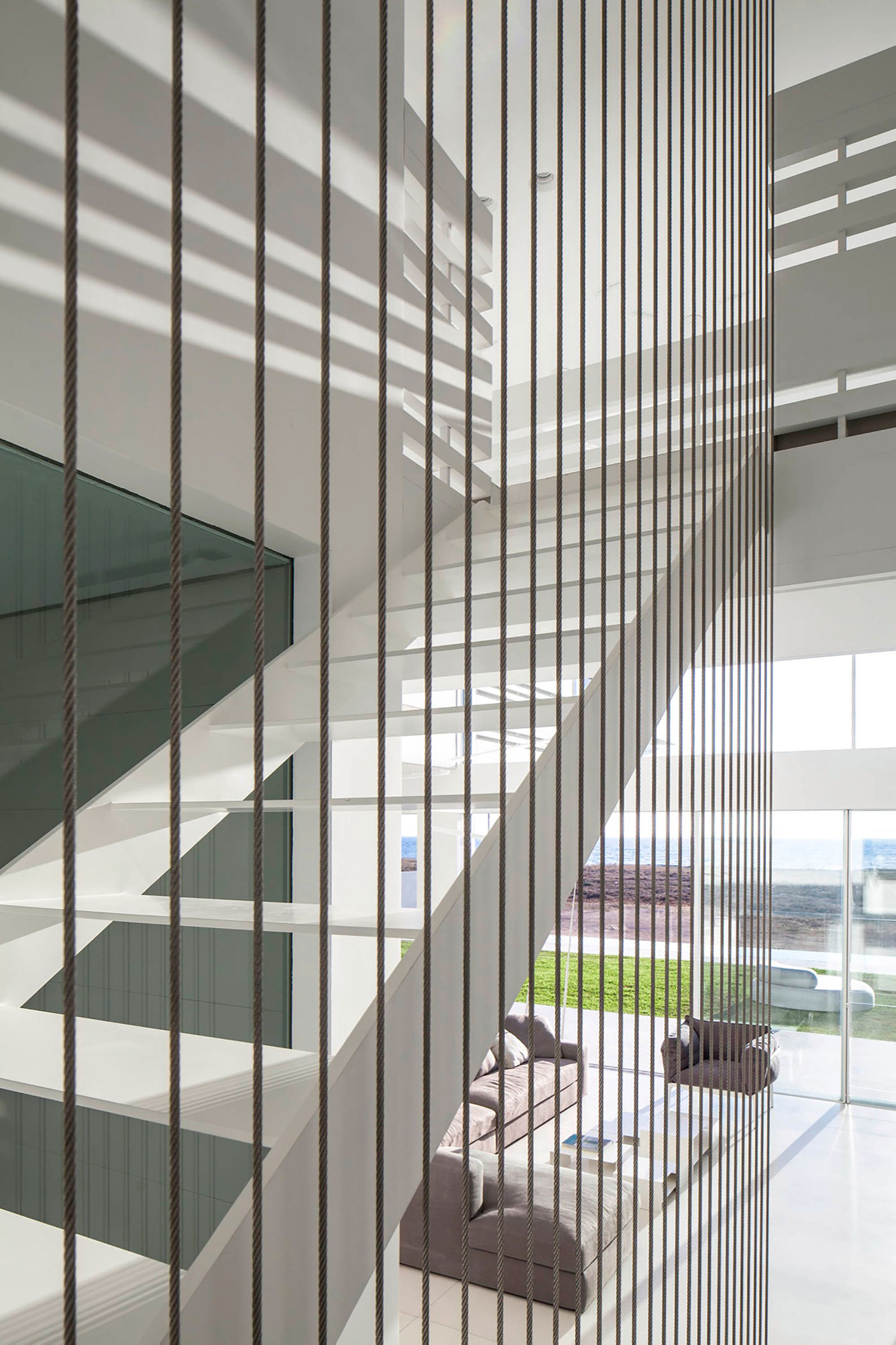 A Magnificent Modern Home with Pool and Cantilevered Bedroom in Shavei Tzion by Pitsou Kedem Architects (15)