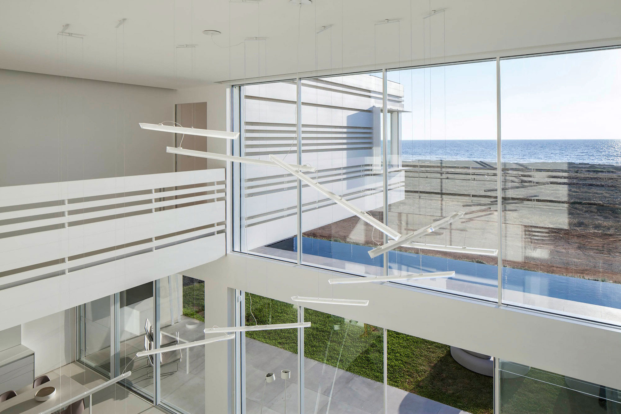 A Magnificent Modern Home with Pool and Cantilevered Bedroom in Shavei Tzion by Pitsou Kedem Architects (18)