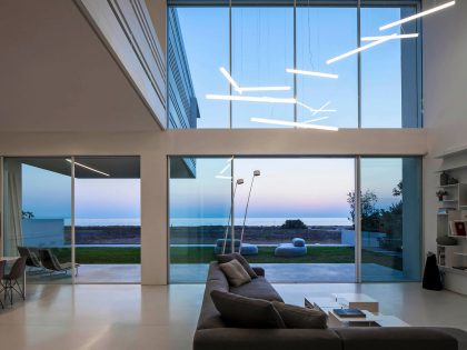 A Magnificent Modern Home with Pool and Cantilevered Bedroom in Shavei Tzion by Pitsou Kedem Architects (20)