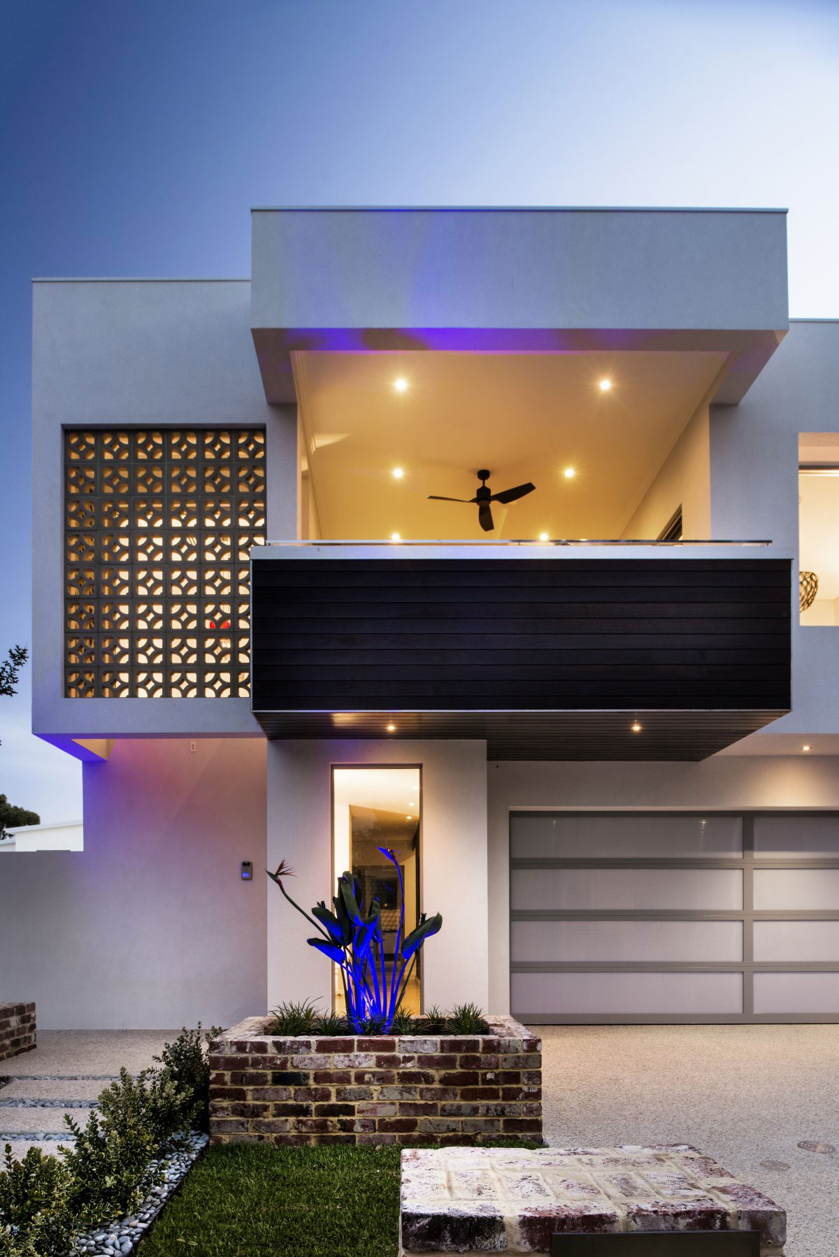 A Mid-Century Modern House Characterized by Clean Simplicity Interiors in Perth, Australia by Residential Attitudes (3)