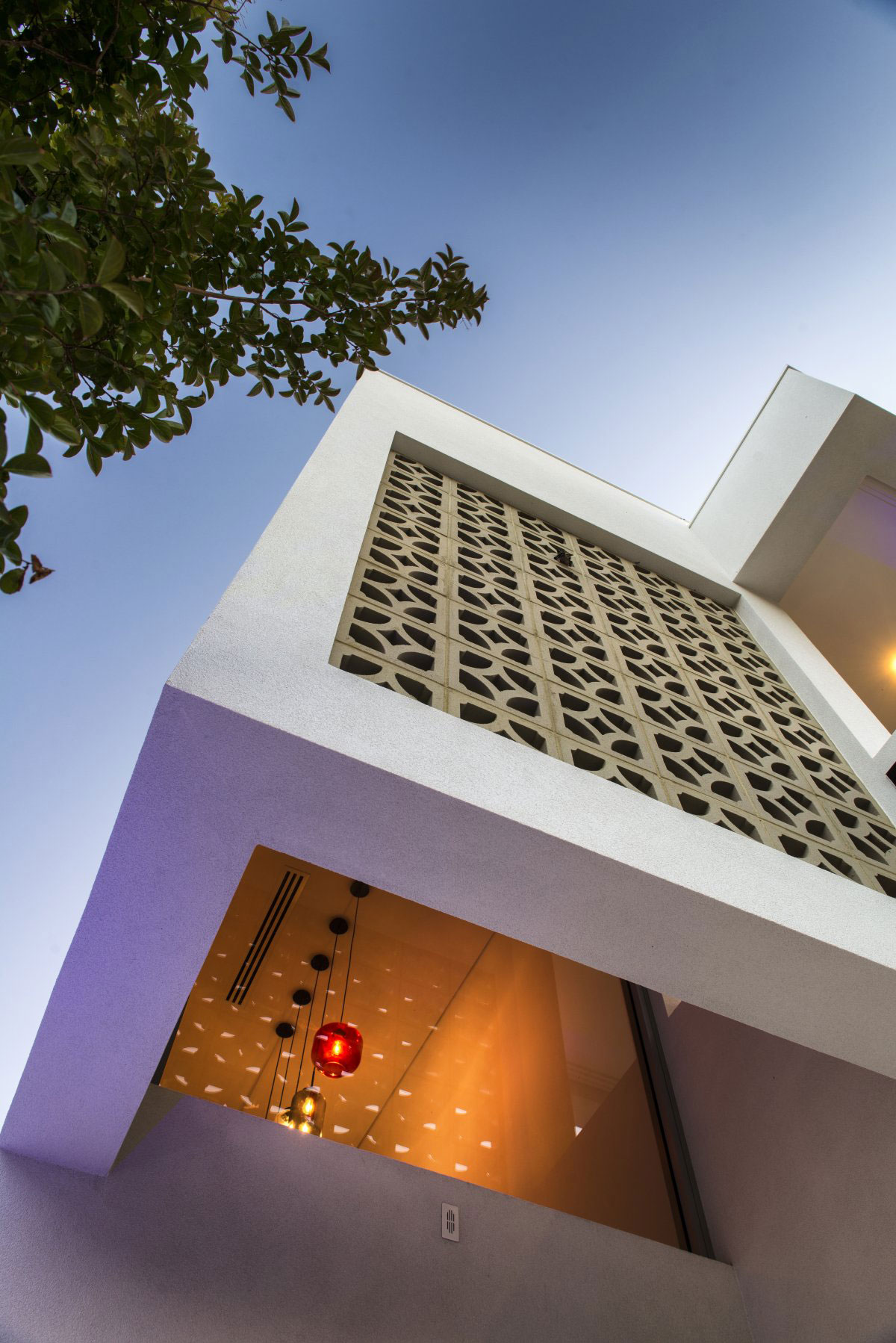 A Mid-Century Modern House Characterized by Clean Simplicity Interiors in Perth, Australia by Residential Attitudes (4)