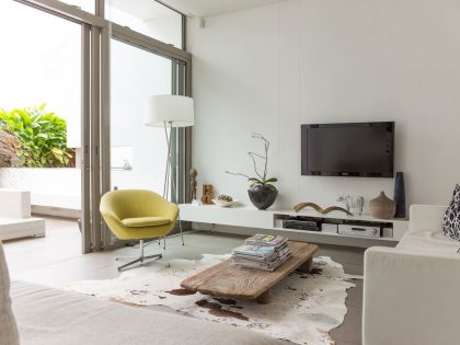 A Minimalist House with Interior Design Using a Neutral Palette in Cape Town by Grobler Architects (1)