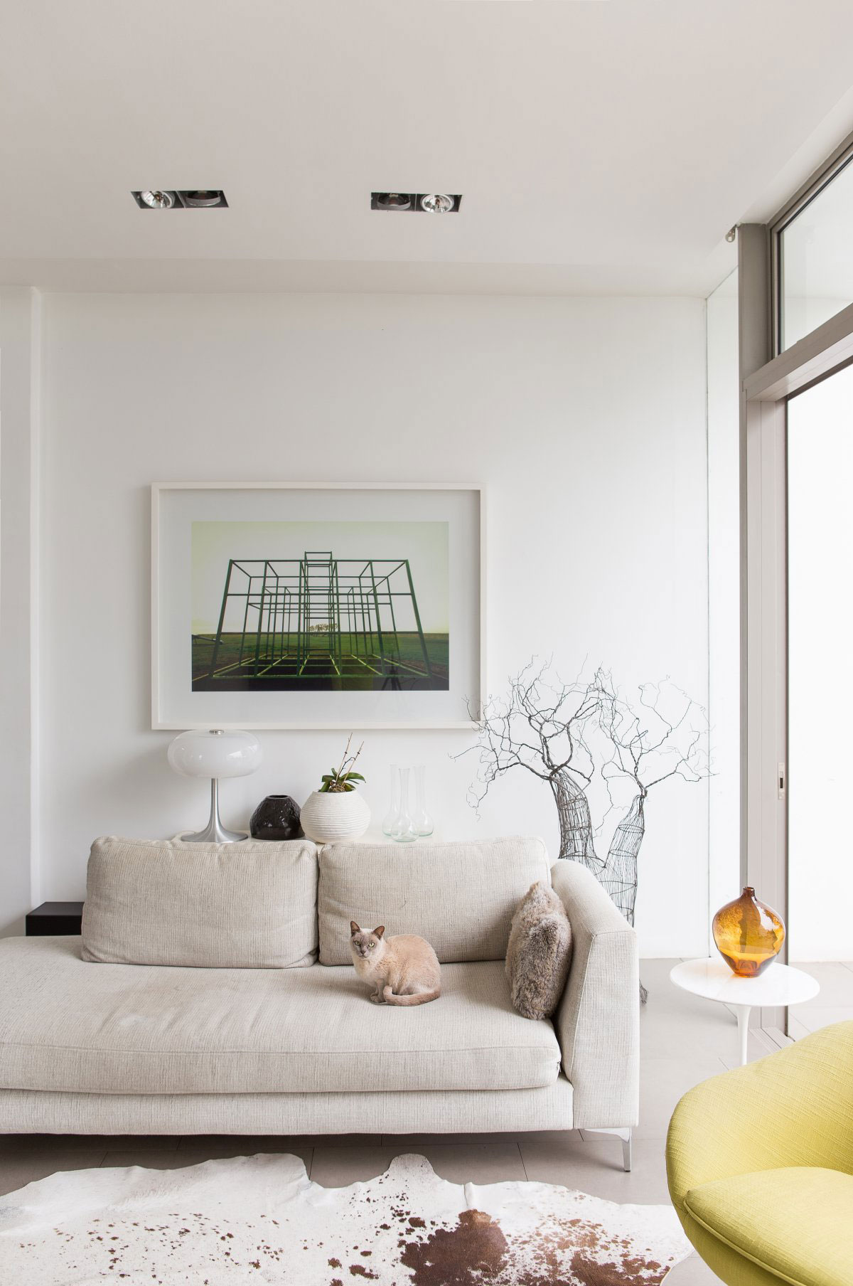 A Minimalist House with Interior Design Using a Neutral Palette in Cape Town by Grobler Architects (3)