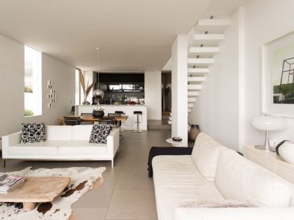 A Minimalist House with Interior Design Using a Neutral Palette in Cape Town by Grobler Architects (5)