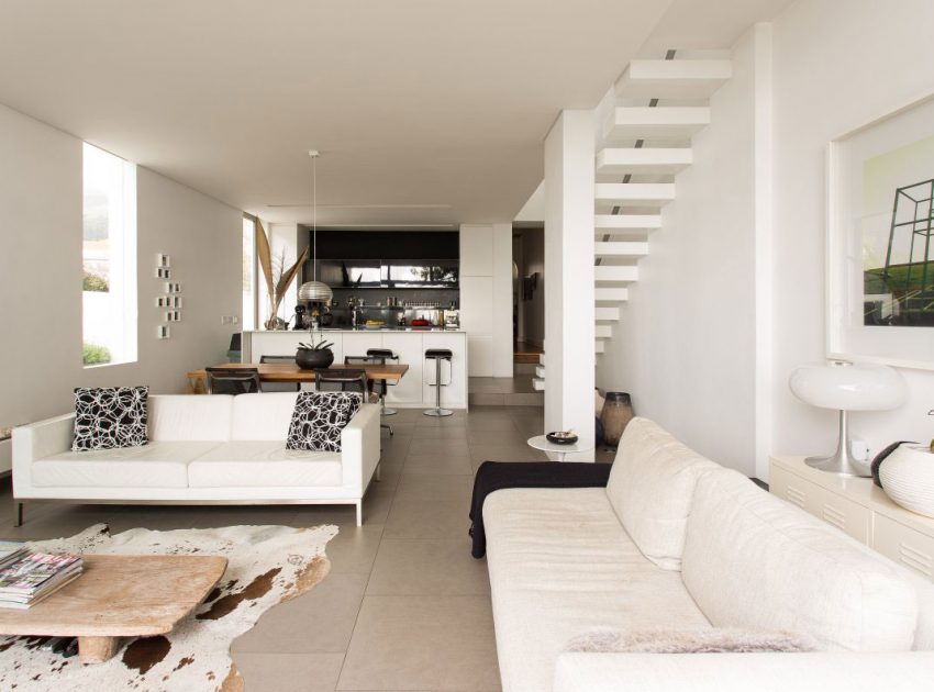 A Minimalist House with Interior Design Using a Neutral Palette in Cape Town by Grobler Architects (5)