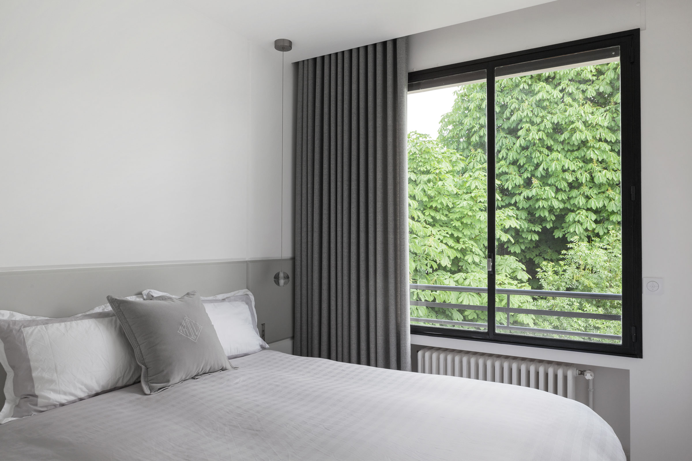 A Modern, Elegant and Functional Home in Neuilly-sur-Seine, Paris by Agence Frédéric Flanquart (12)