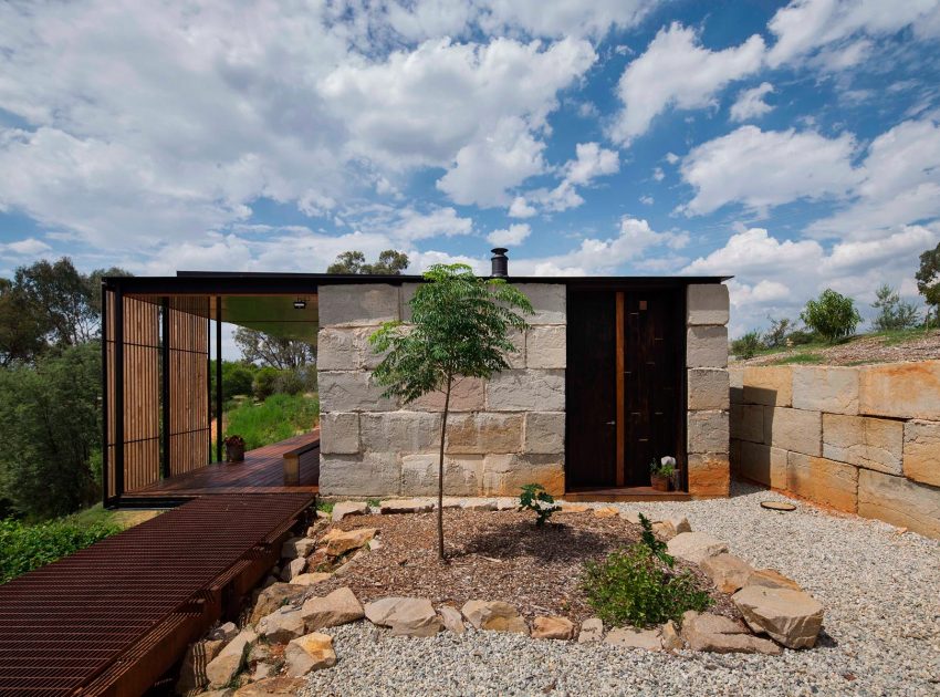 A Modern House Built From Reclaimed Concrete Blocks and Rough-Sawn Wood in Yackandandah, Australia by ARCHIER (13)