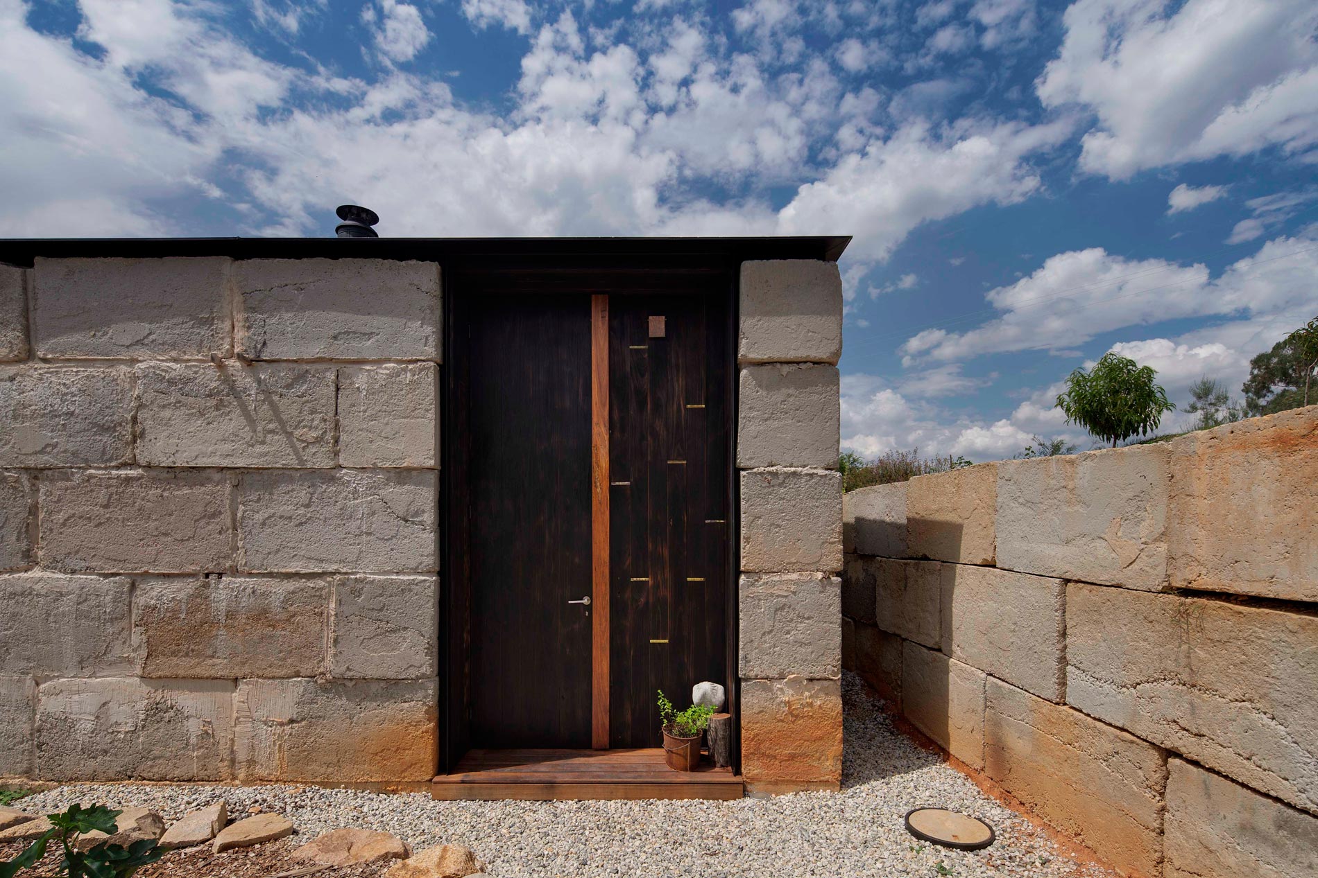 A Modern House Built From Reclaimed Concrete Blocks and Rough-Sawn Wood in Yackandandah, Australia by ARCHIER (14)