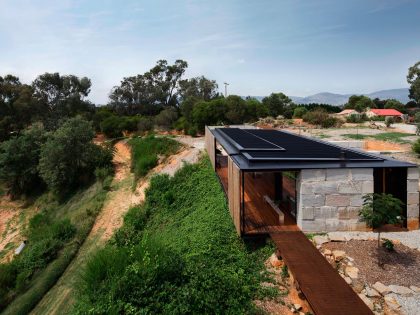 A Modern House Built From Reclaimed Concrete Blocks and Rough-Sawn Wood in Yackandandah, Australia by ARCHIER (2)