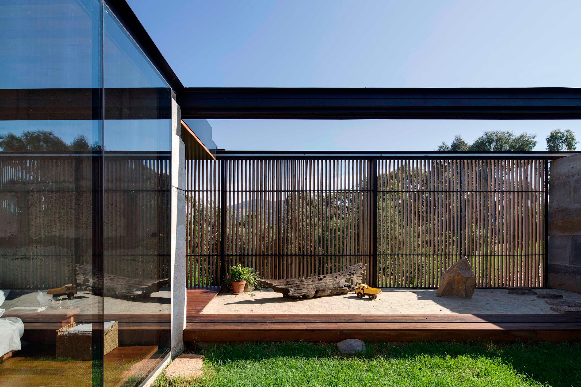 A Modern House Built From Reclaimed Concrete Blocks and Rough-Sawn Wood in Yackandandah, Australia by ARCHIER (6)