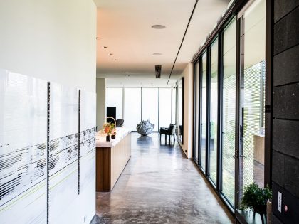 A Moody Contemporary Home with Exquisite Atmosphere in Texas by Joshua Rice Design & Tod Williams Billie Tsien Architects (2)