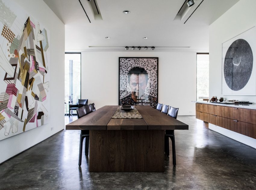 A Moody Contemporary Home with Exquisite Atmosphere in Texas by Joshua Rice Design & Tod Williams Billie Tsien Architects (5)