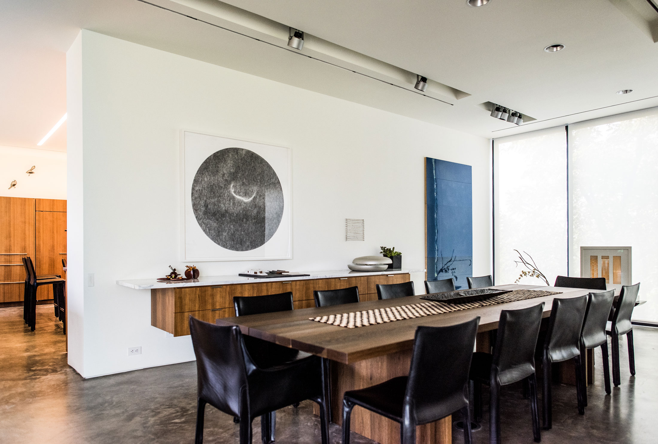 A Moody Contemporary Home with Exquisite Atmosphere in Texas by Joshua Rice Design & Tod Williams Billie Tsien Architects (9)