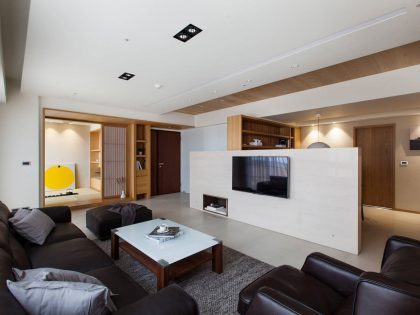 A Neat and Luminous Apartment with Rich Warm Textures in Kaohsiung City
