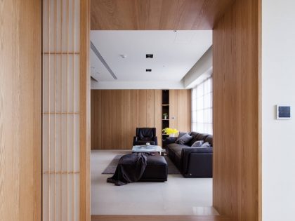 A Neat and Luminous Apartment with Rich Warm Textures in Kaohsiung City by PMD (15)