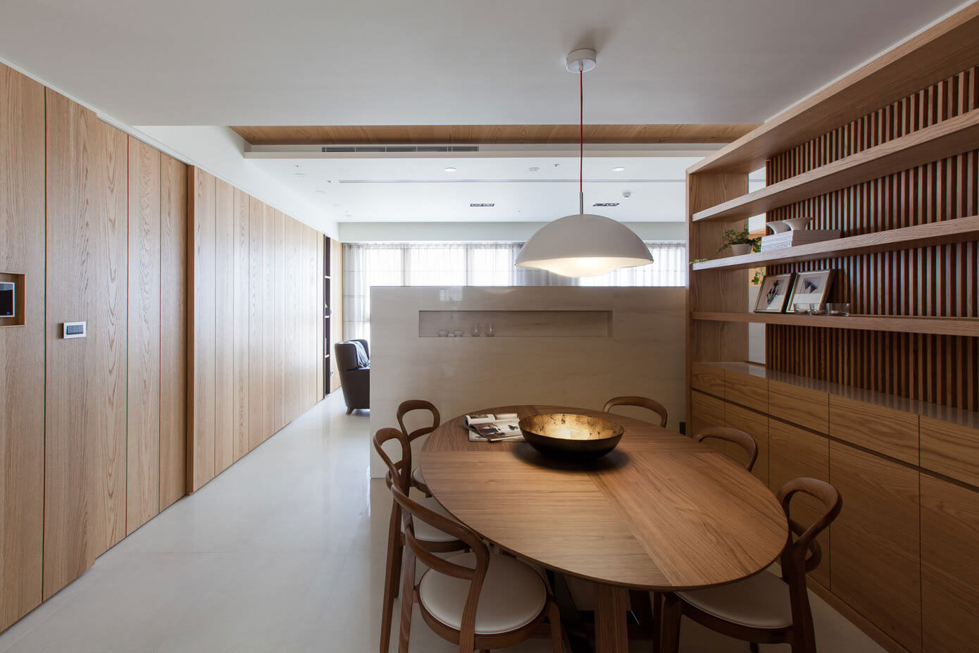 A Neat and Luminous Apartment with Rich Warm Textures in Kaohsiung City by PMD (18)