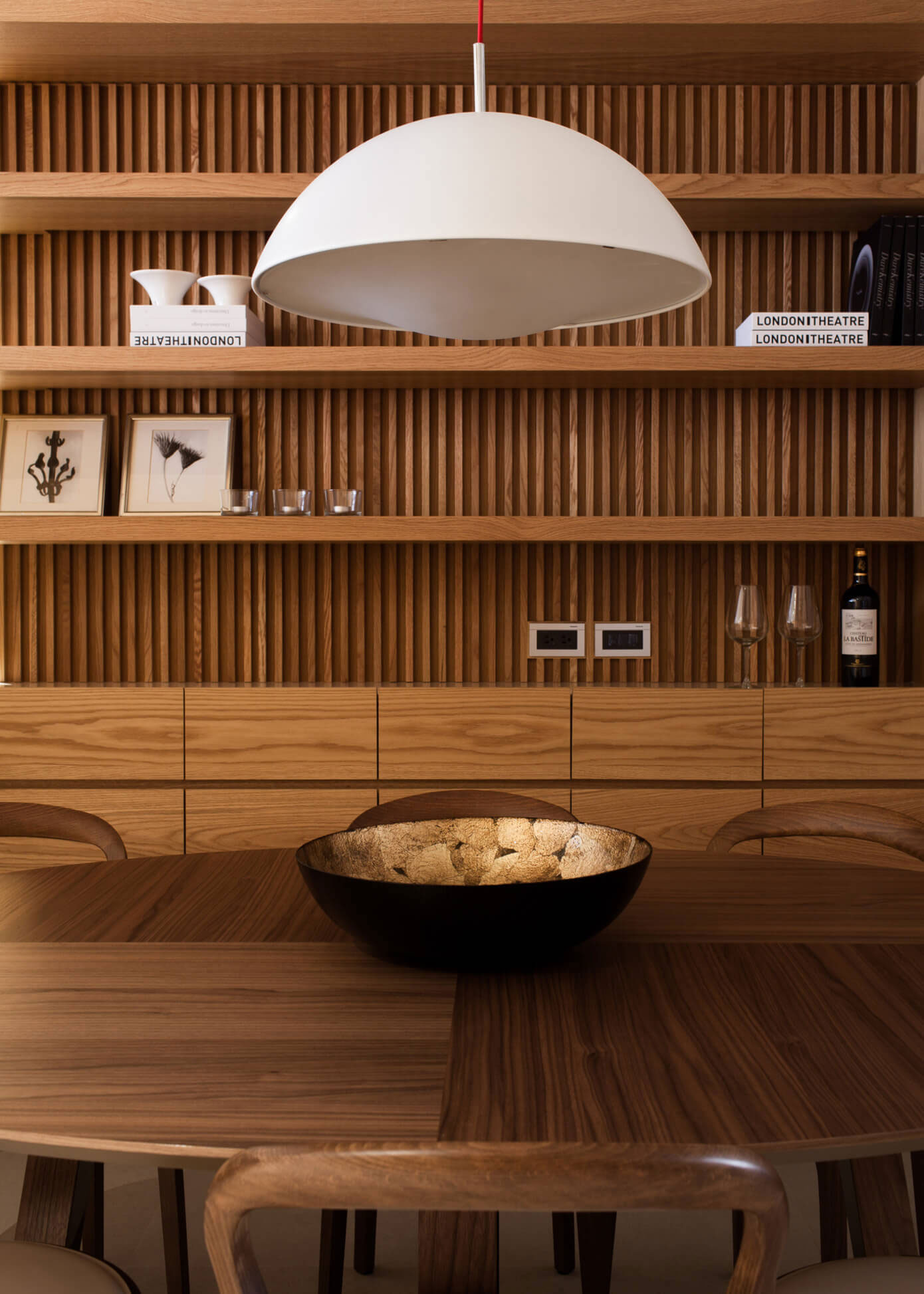 A Neat and Luminous Apartment with Rich Warm Textures in Kaohsiung City by PMD (19)