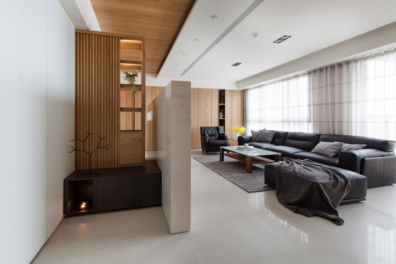A Neat and Luminous Apartment with Rich Warm Textures in Kaohsiung City by PMD (2)