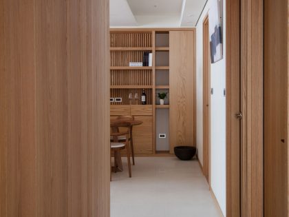 A Neat and Luminous Apartment with Rich Warm Textures in Kaohsiung City by PMD (20)