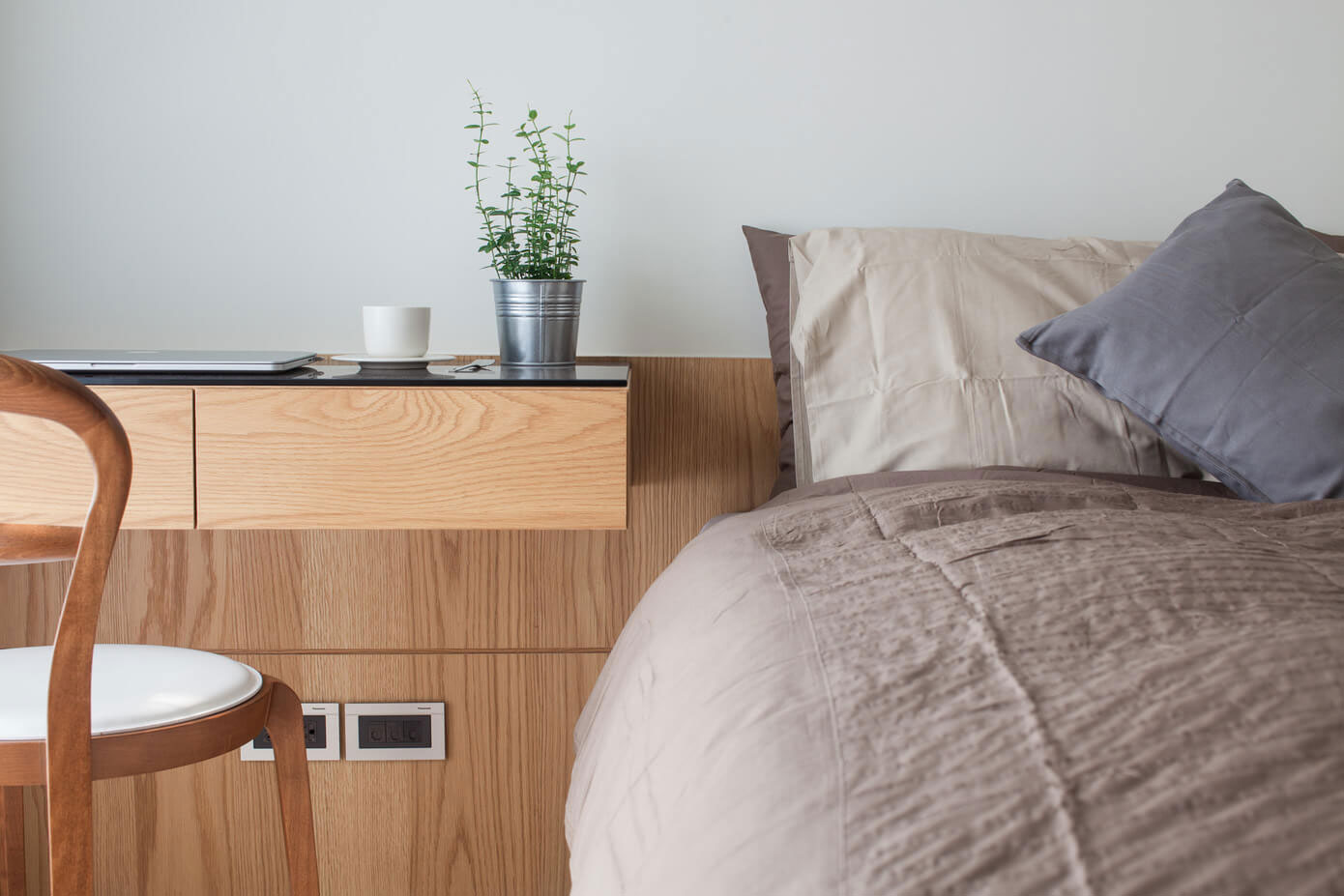 A Neat and Luminous Apartment with Rich Warm Textures in Kaohsiung City by PMD (23)