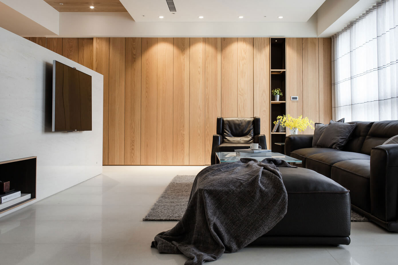 A Neat and Luminous Apartment with Rich Warm Textures in Kaohsiung City by PMD (6)