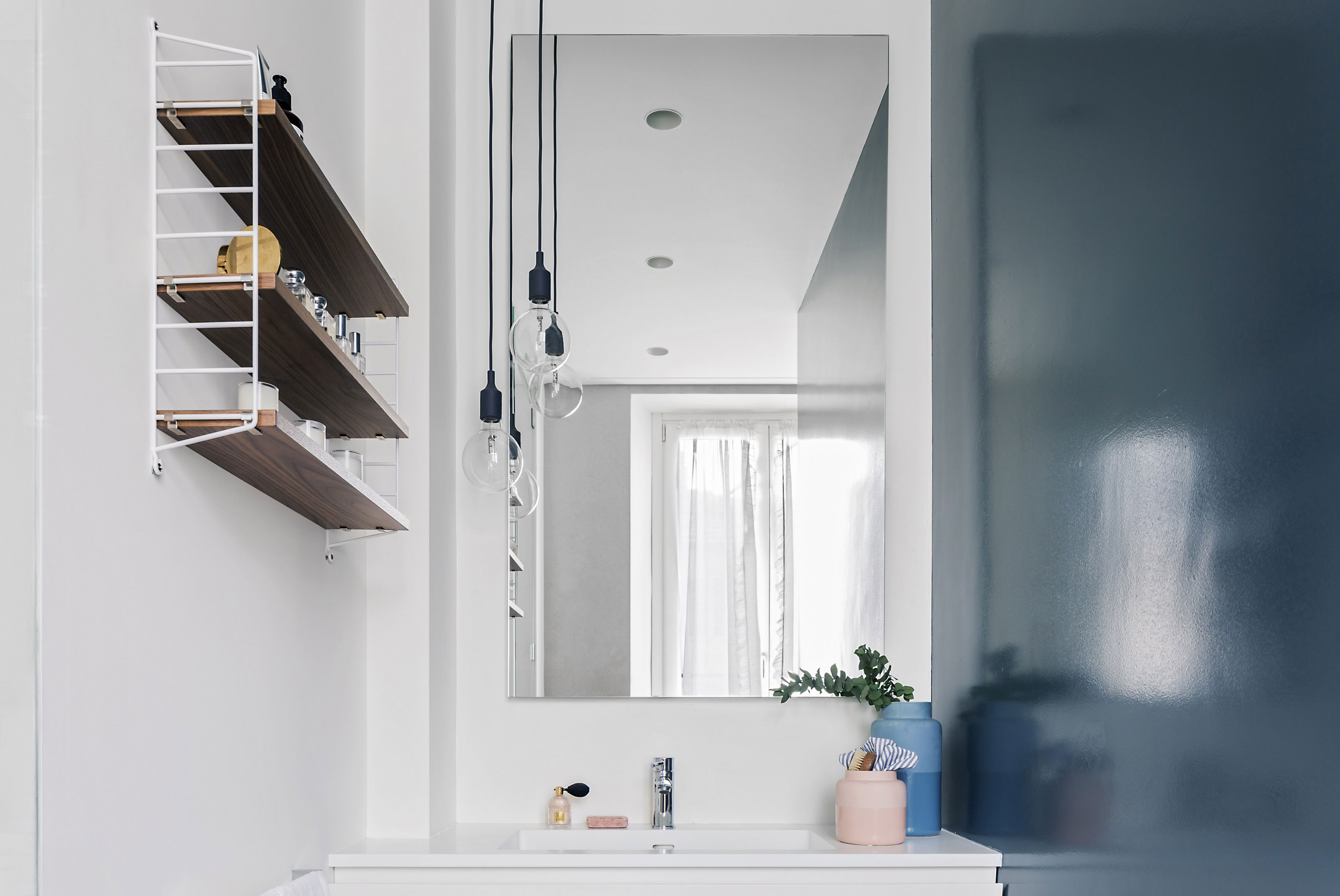 A Playful and Bright Modern Apartment with Wood Accents in Milan, Italy by AIM (20)