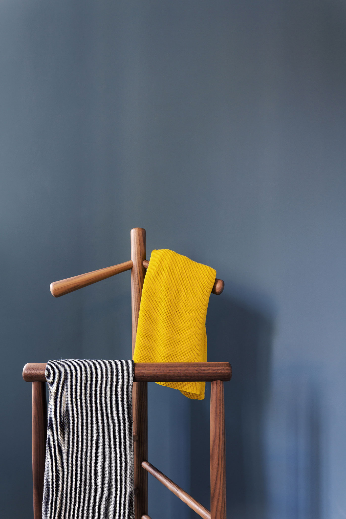 A Playful and Bright Modern Apartment with Wood Accents in Milan, Italy by AIM (6)