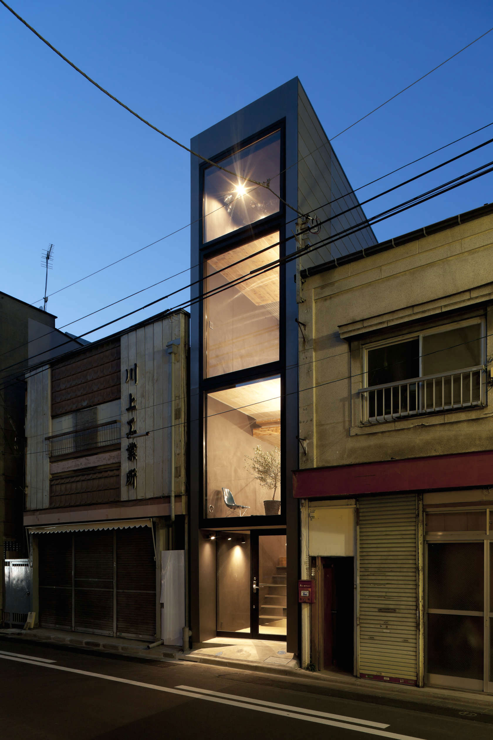 A Playful and Modern Vertical Home in Toshima, Japan by YUUA Architects & Associates (11)