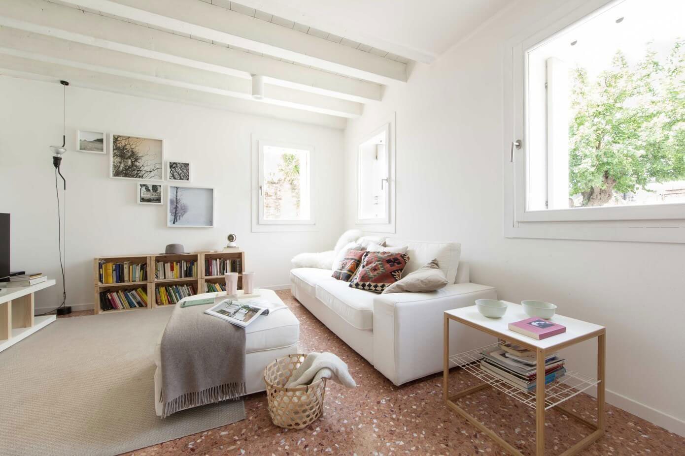 A Quiet and Comfortable Rural Home with Contemporary Vibe in Rosà, Italy by Paolo Didonè Devvy Comacchio Architects (1)