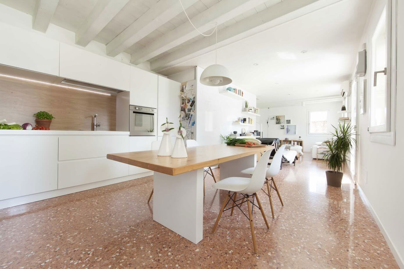 A Quiet and Comfortable Rural Home with Contemporary Vibe in Rosà, Italy by Paolo Didonè Devvy Comacchio Architects (4)