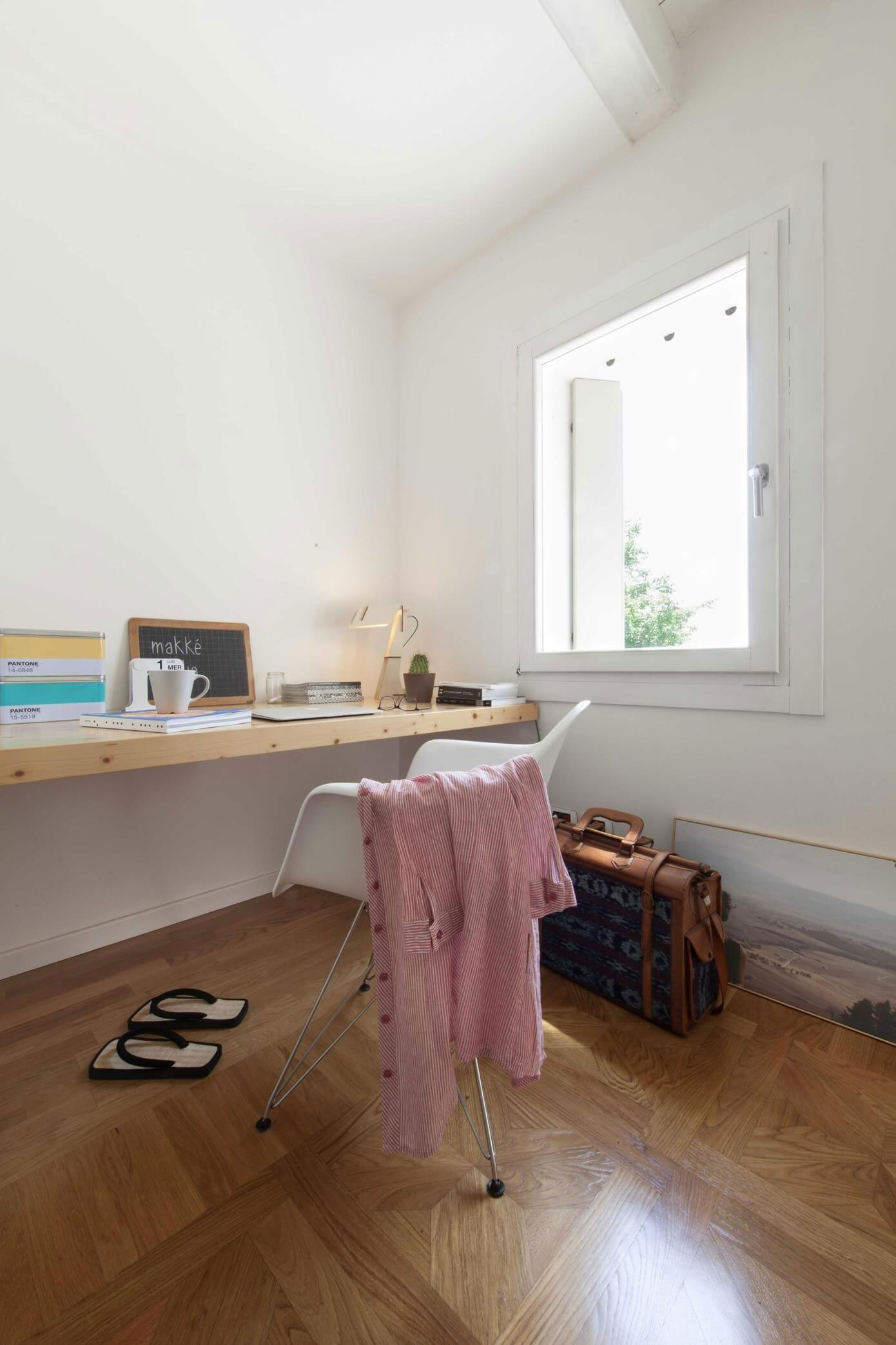 A Quiet and Comfortable Rural Home with Contemporary Vibe in Rosà, Italy by Paolo Didonè Devvy Comacchio Architects (9)