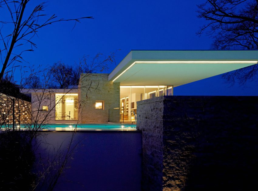 A Simple But Sophisticated Contemporary Home with Infinity Pool in Munich, Germany by Stephan Maria Lang (13)