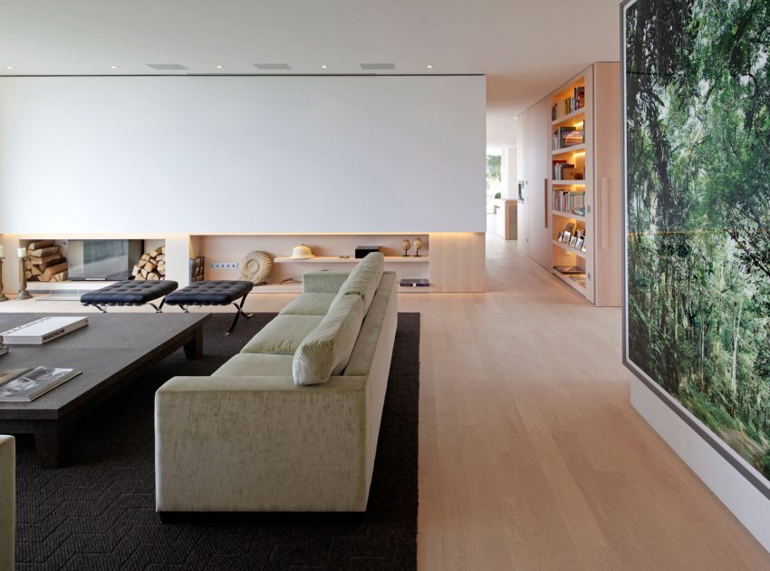 A Simple But Sophisticated Contemporary Home with Infinity Pool in Munich, Germany by Stephan Maria Lang (7)