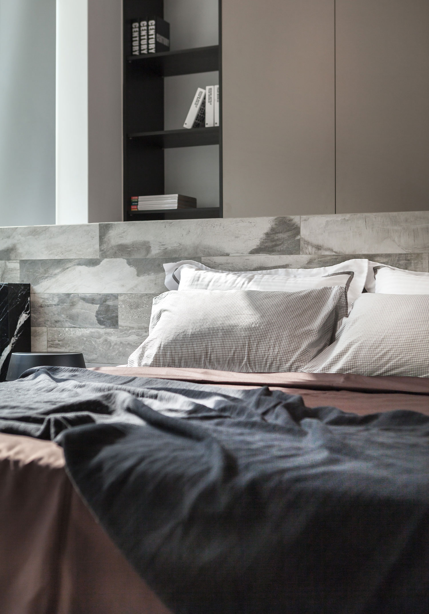 A Simple Contemporary House with Minimalist Interior in Taichung, Taiwan by Z-AXIS DESIGN (18)