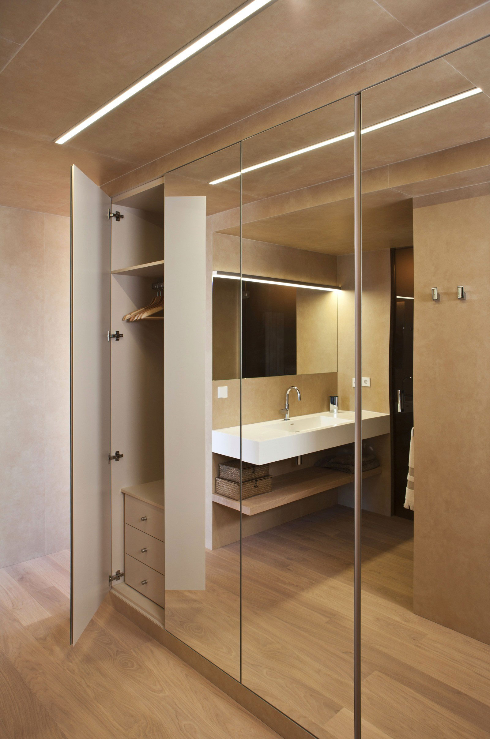 A Simple Minimalist Apartment with Spectacular Sea Views in Valencia by Barea + Partners (16)