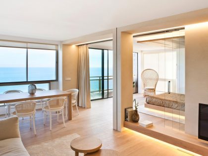 A Simple Minimalist Apartment with Spectacular Sea Views in Valencia by Barea + Partners (2)