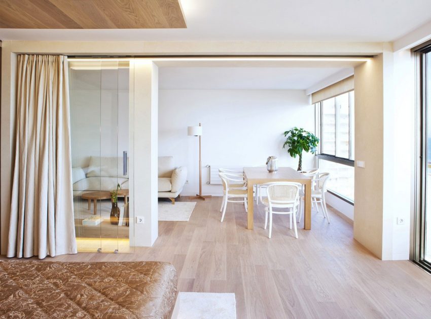A Simple Minimalist Apartment with Spectacular Sea Views in Valencia by Barea + Partners (5)