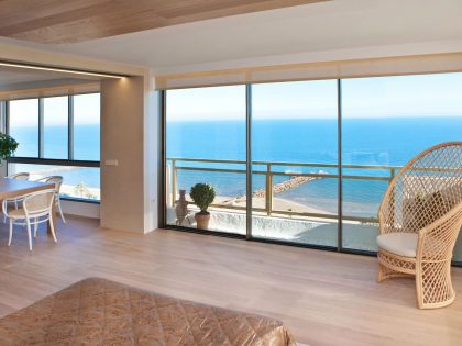 A Simple Minimalist Apartment with Spectacular Sea Views in Valencia by Barea + Partners (6)