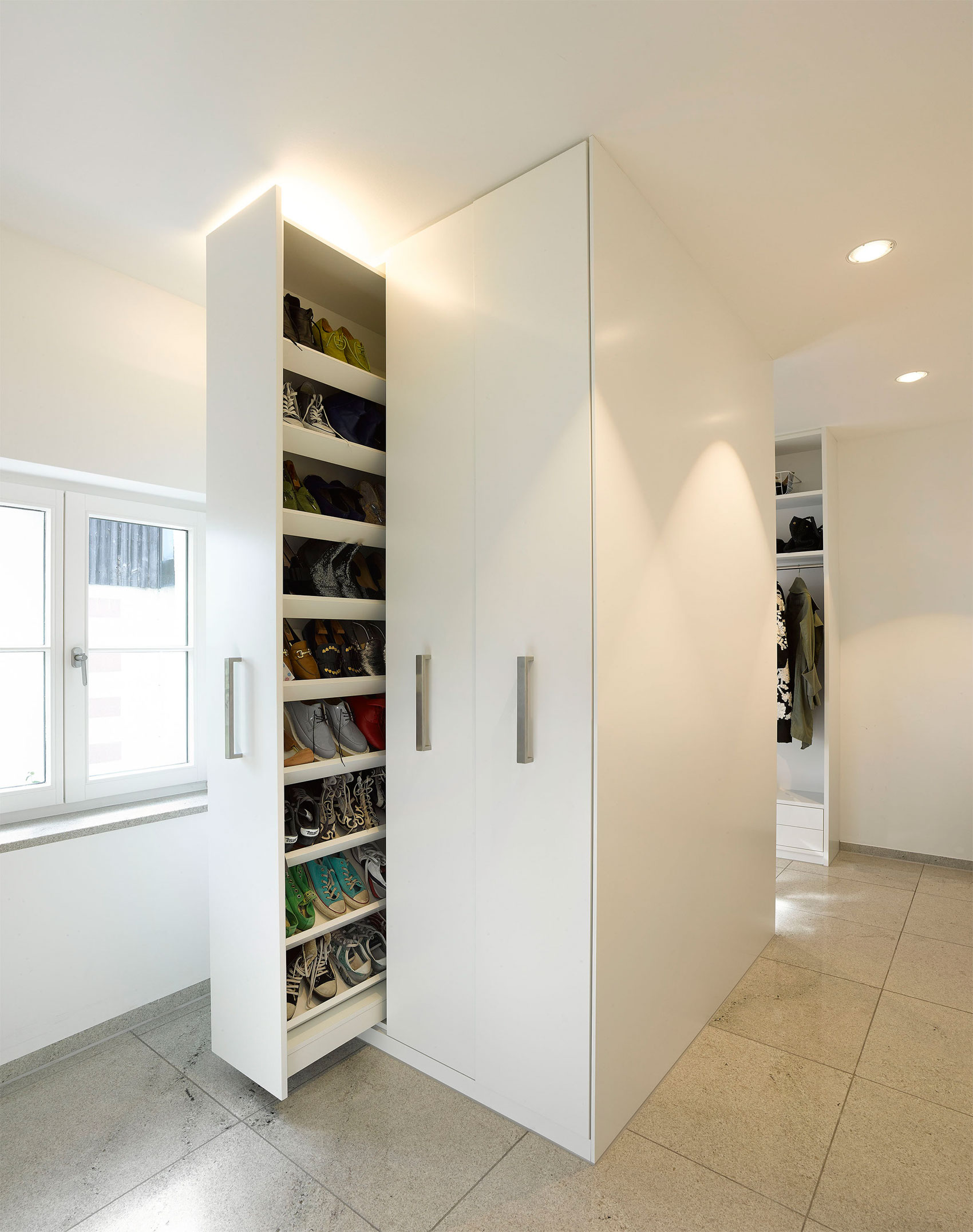 A Simple Yet Elegant Contemporary Home in Stuttgart, Germany by Behnisch Architekten (16)