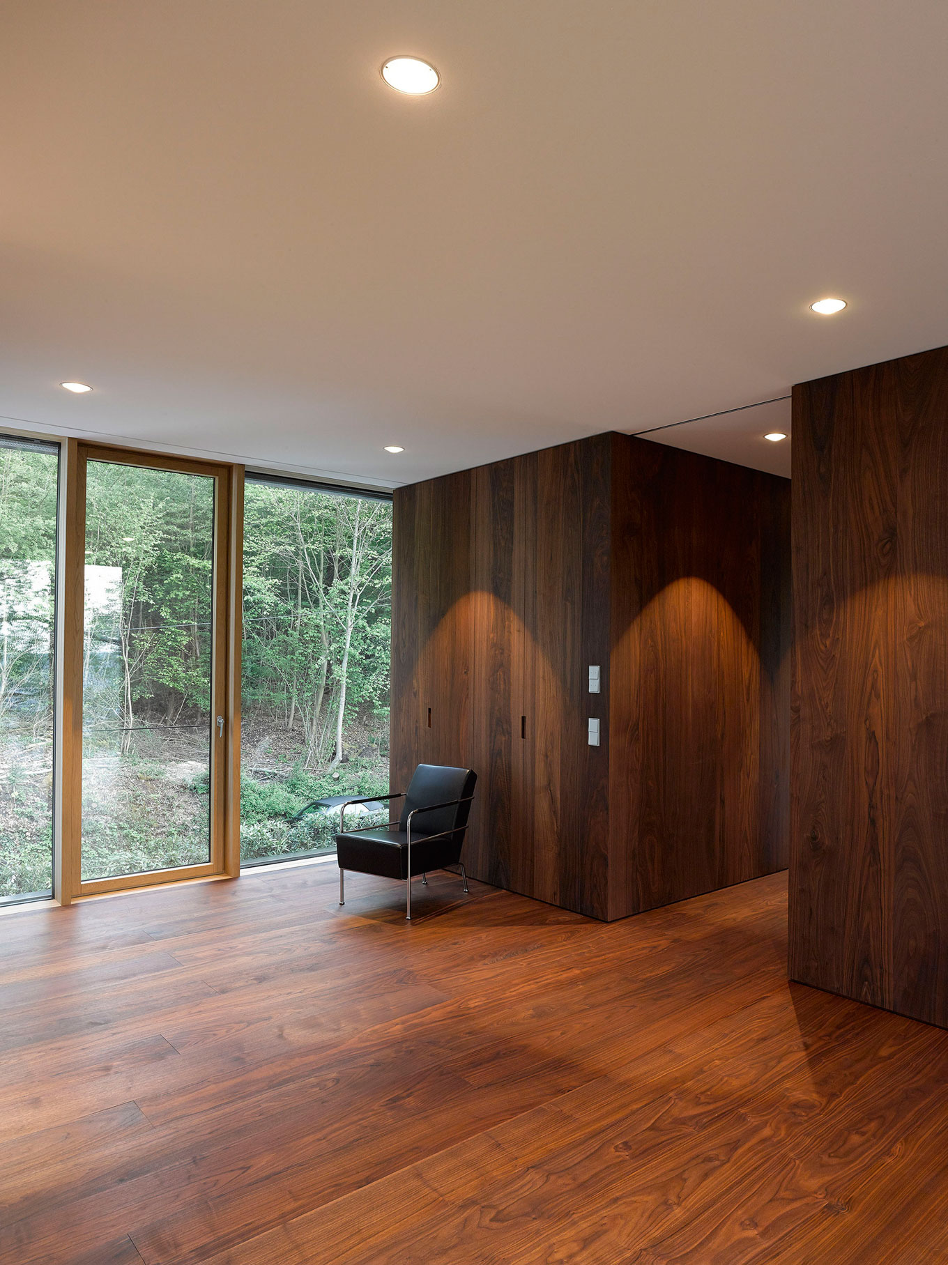 A Simple Yet Elegant Contemporary Home in Stuttgart, Germany by Behnisch Architekten (7)
