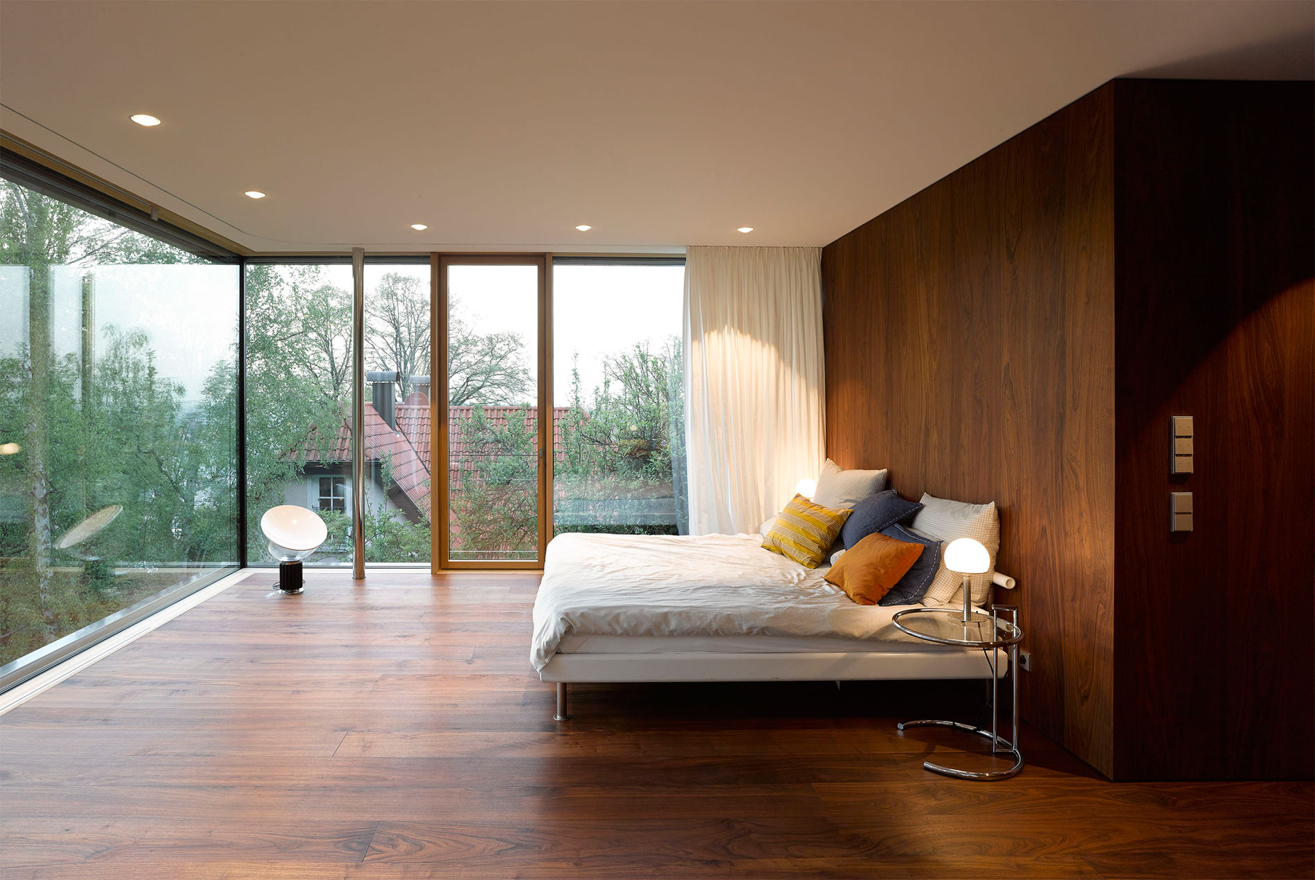 A Simple Yet Elegant Contemporary Home in Stuttgart, Germany by Behnisch Architekten (8)