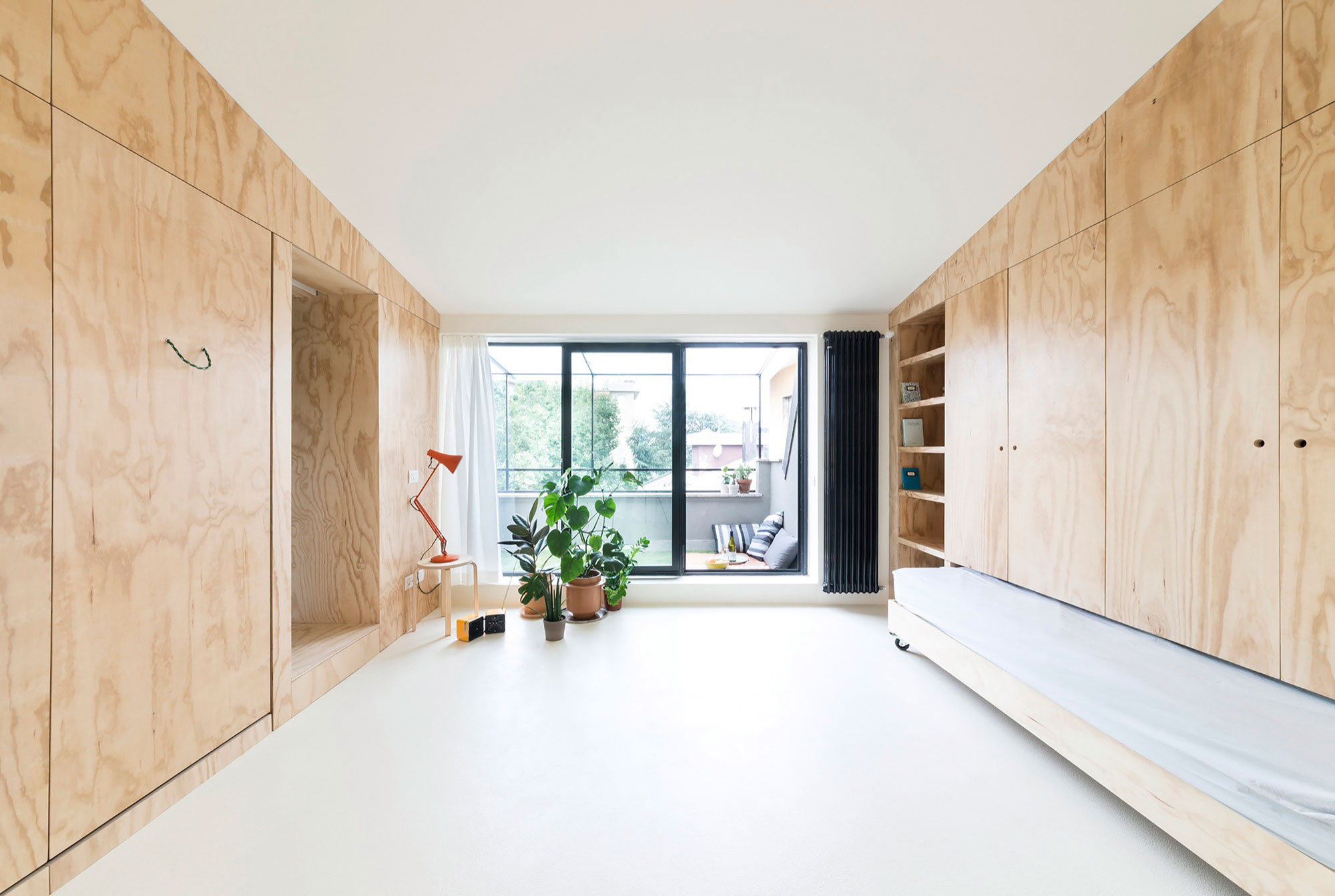 A Simple and Clean Apartment with Bright and Functional Interiors in Milan, Italy by studioWOK (3)