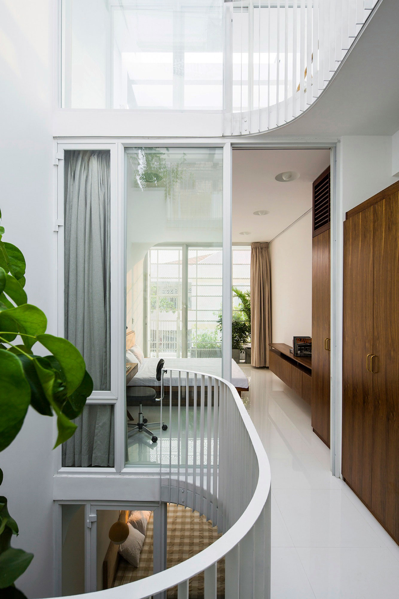 A Simple and Functional Vertical House with Contemporary Materials in Ho Chi Minh City by KIENTRUC O (11)
