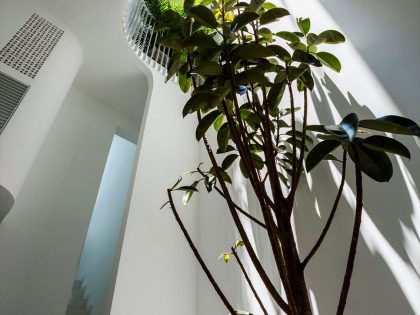 A Simple and Functional Vertical House with Contemporary Materials in Ho Chi Minh City by KIENTRUC O (6)