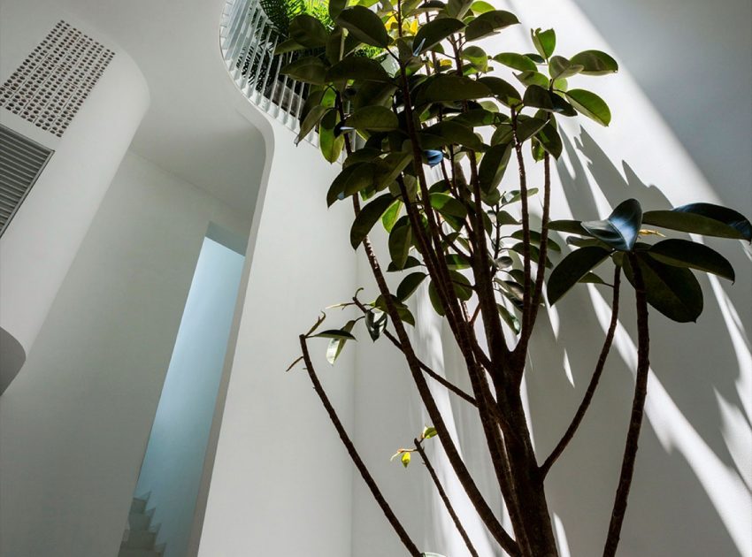 A Simple and Functional Vertical House with Contemporary Materials in Ho Chi Minh City by KIENTRUC O (6)